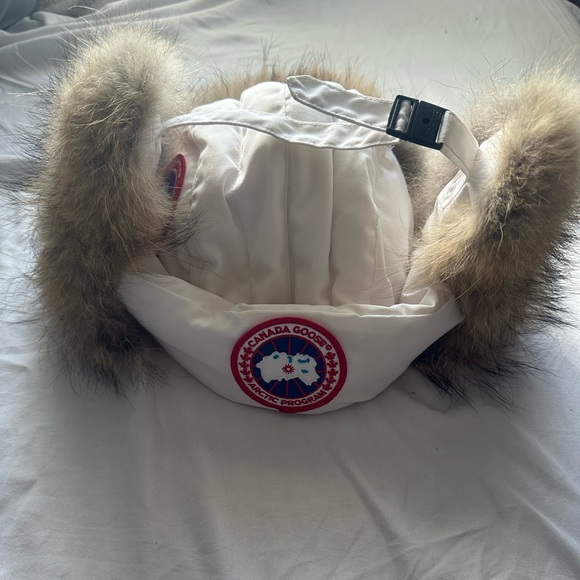 CANADA GOOSE Aviator Hat - Picture 4 of 6